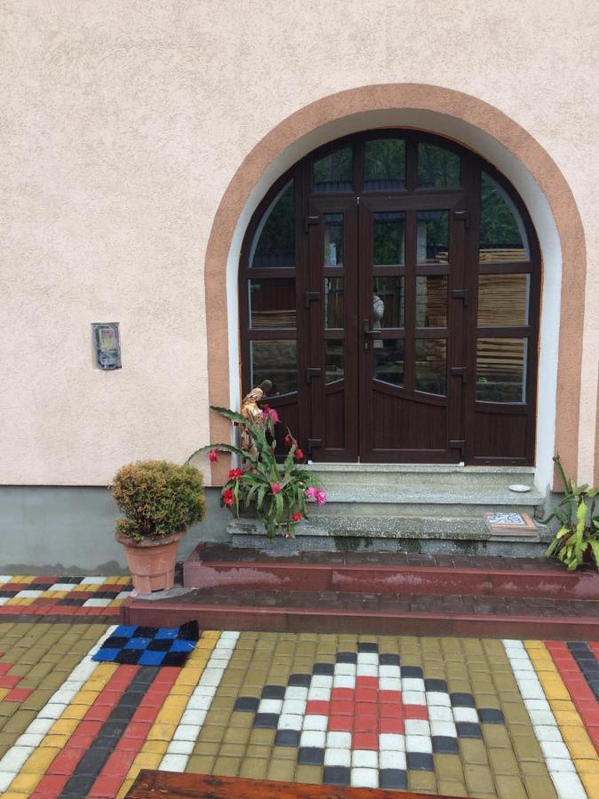 Sadyba Hatynka Jaremče Esterno foto