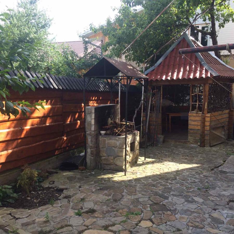 Sadyba Hatynka Jaremče Esterno foto