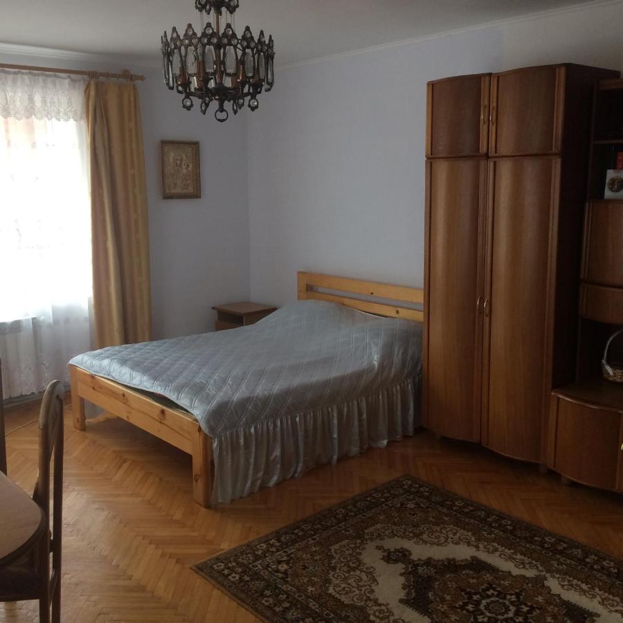 Sadyba Hatynka Jaremče Esterno foto