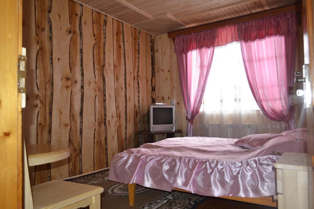 Sadyba Hatynka Jaremče Camera foto